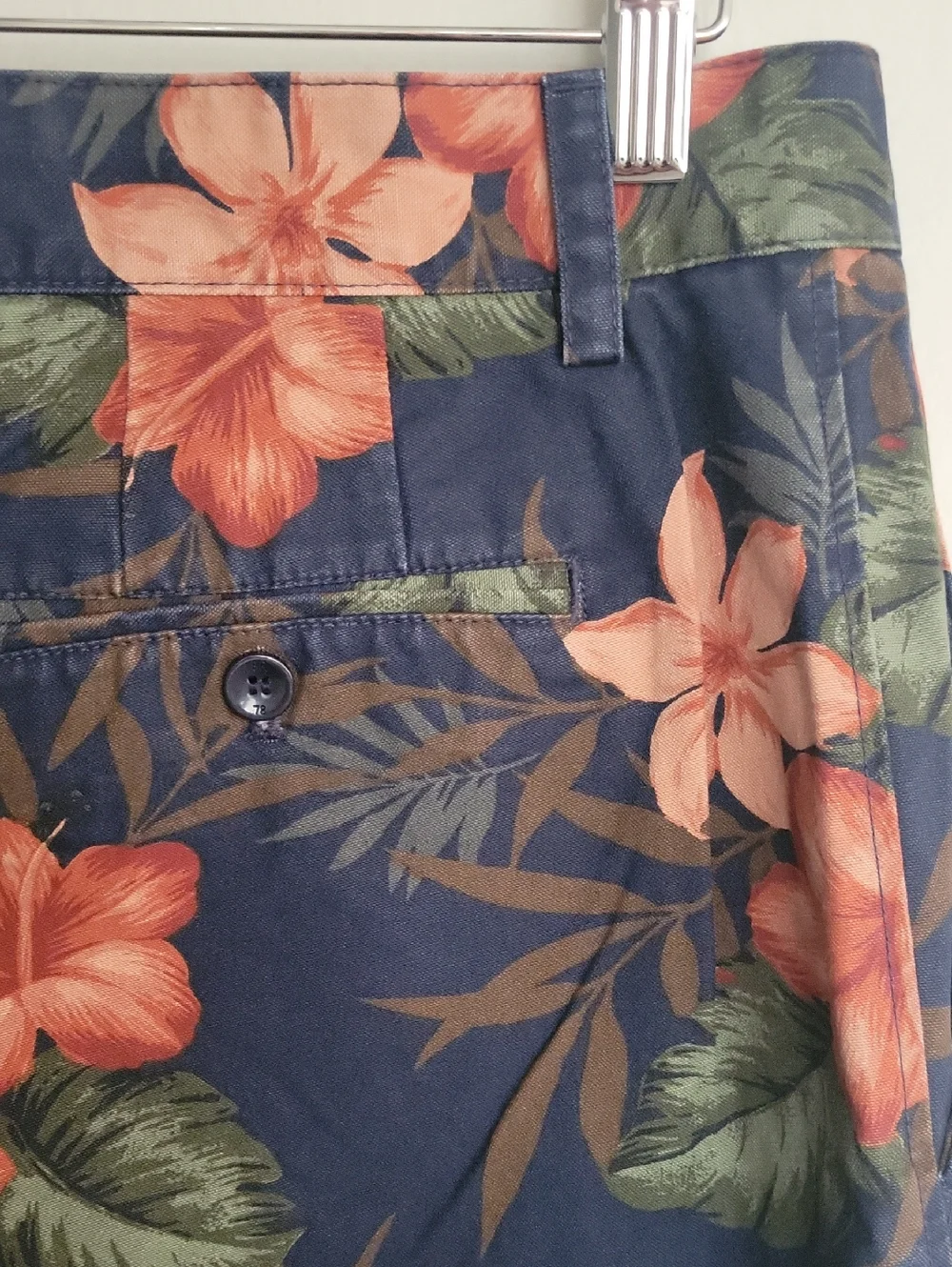 Banana Republic Shorts Men's Navy Blue Original Hawaiian Floral Tropical Print